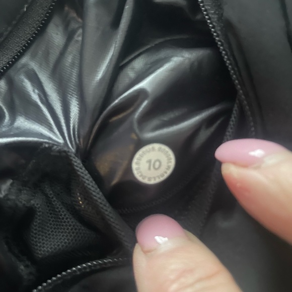 Lululemon Women’s Navigation Stretch Down Vest Size 10 Black - Picture 4 of 8